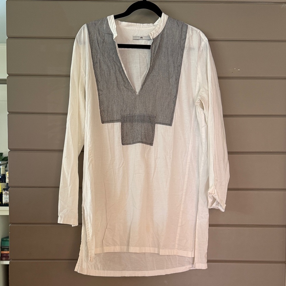 Women's White Tunic with Gray textured detail
